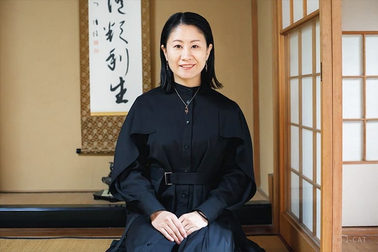Calligraphy class in Kyoto with calligrapher Kunihiro Saori