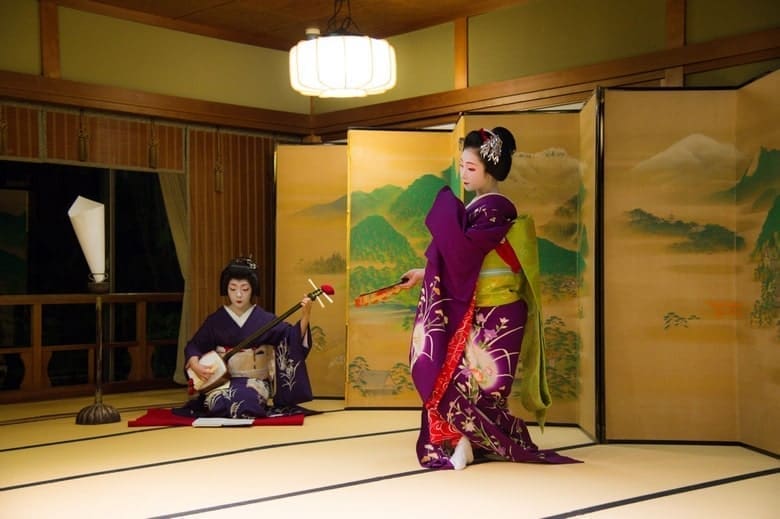 geisha performance, Japan traditional and cultural thing to do