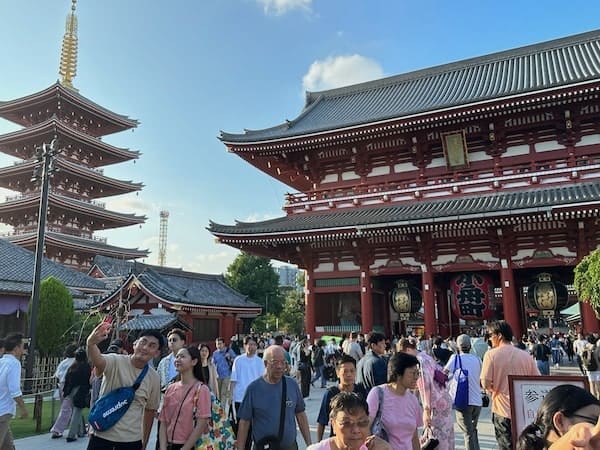 Senso-Ji temple in Asakusa on a sunny day